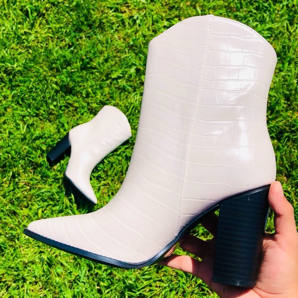 Qupid Shoes - Off White Vegan Leather Western Boots